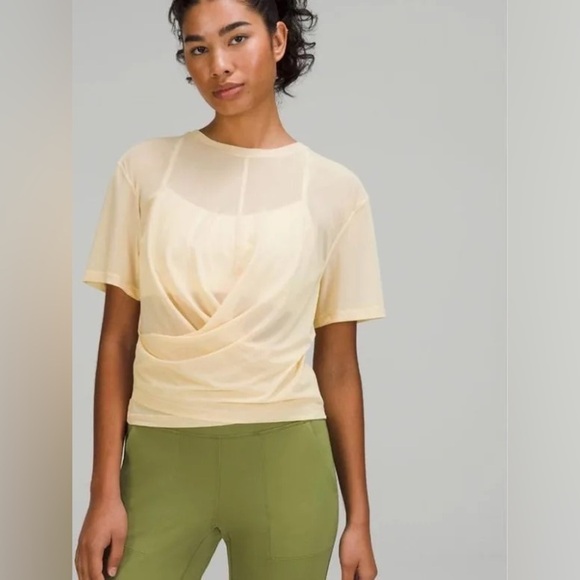 lululemon athletica Tops - Lululemon Lightweight Mesh Reversible Yoga Tshirt in Prosecco
